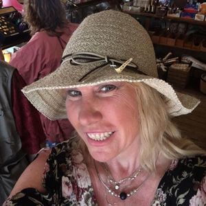 Meet your Posher, Kim