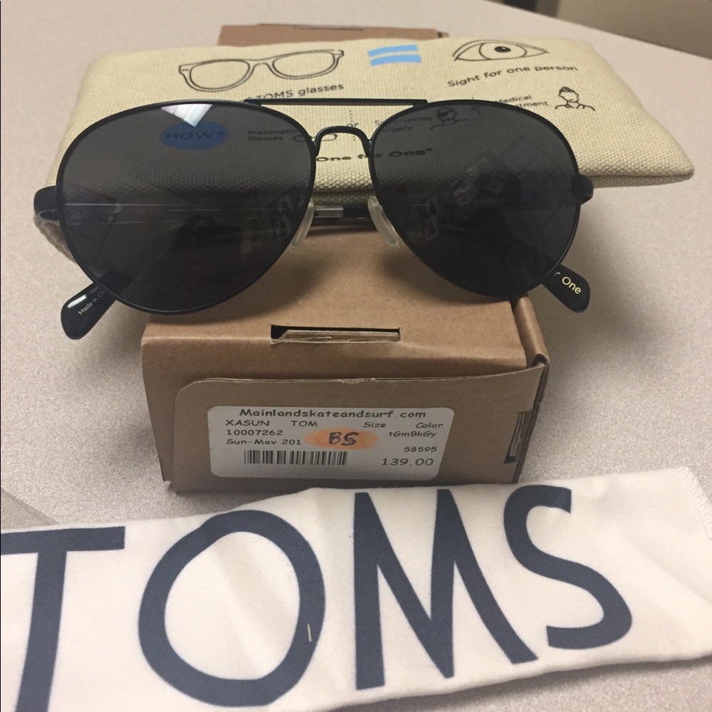 Authentic TOMS 😎 - Picture 1 of 8