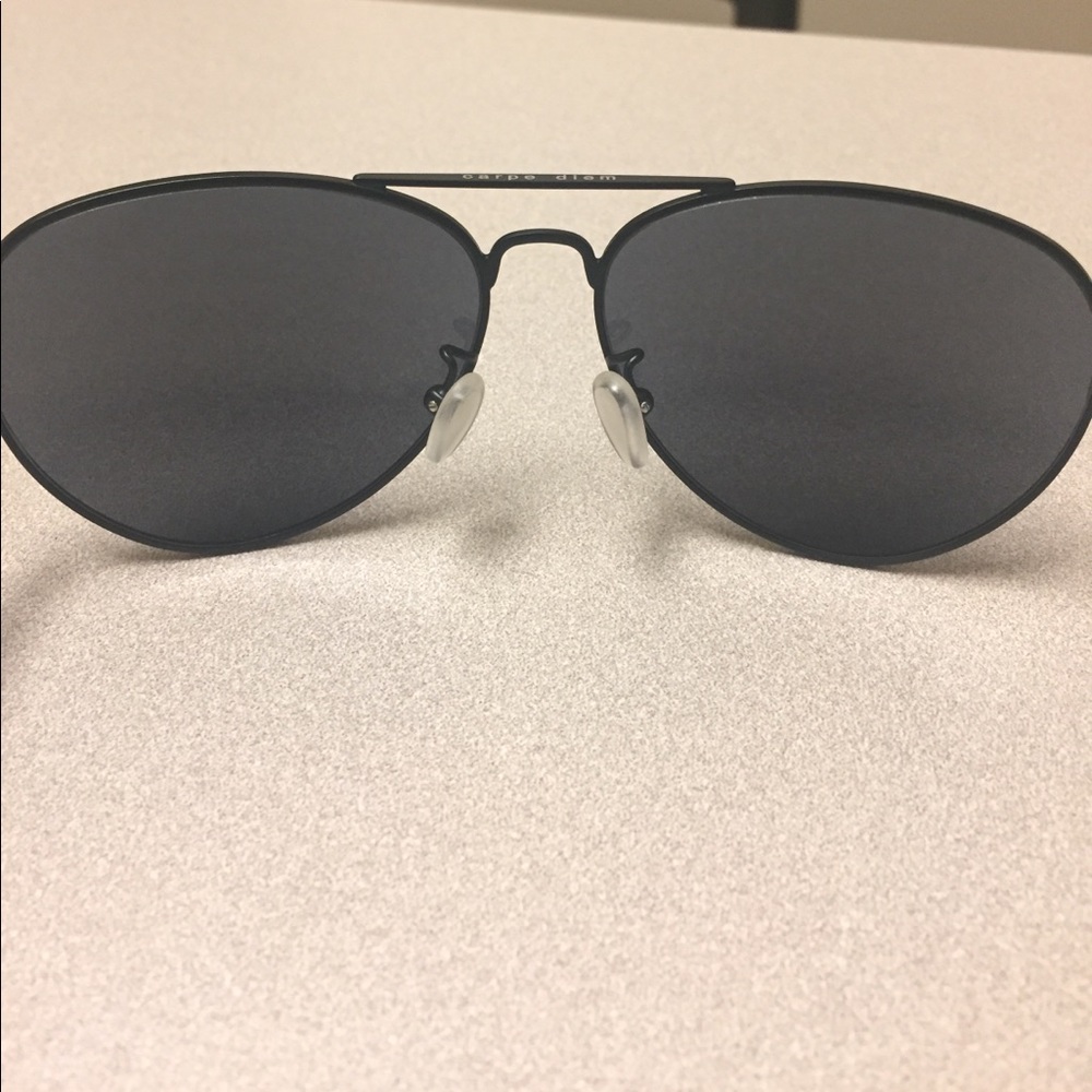 Authentic TOMS 😎 - Picture 2 of 8