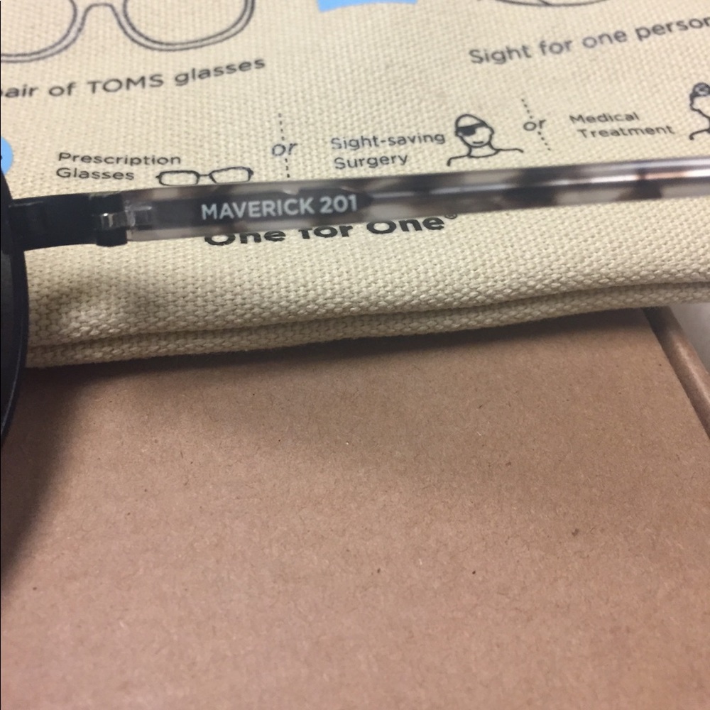 Authentic TOMS 😎 - Picture 3 of 8