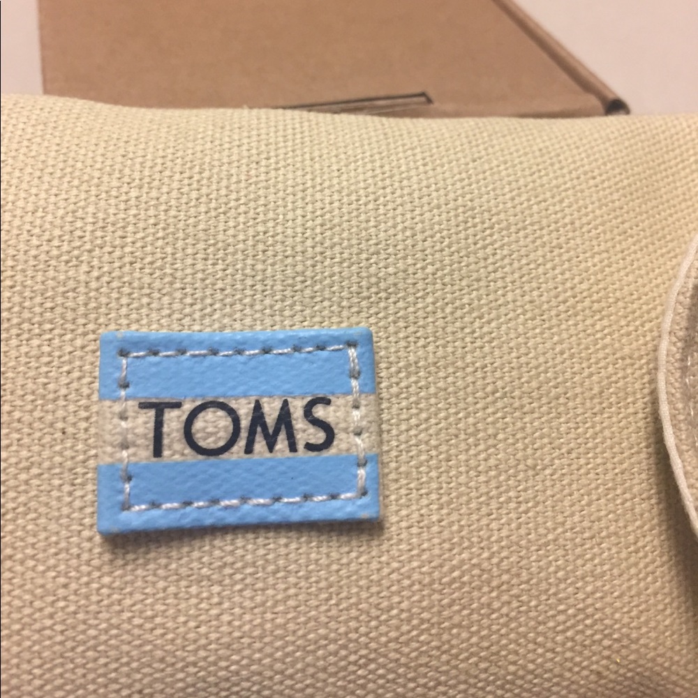 Authentic TOMS 😎 - Picture 7 of 8