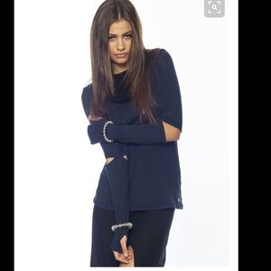 I am Love Boheme Michelle Elbow Slit Top.