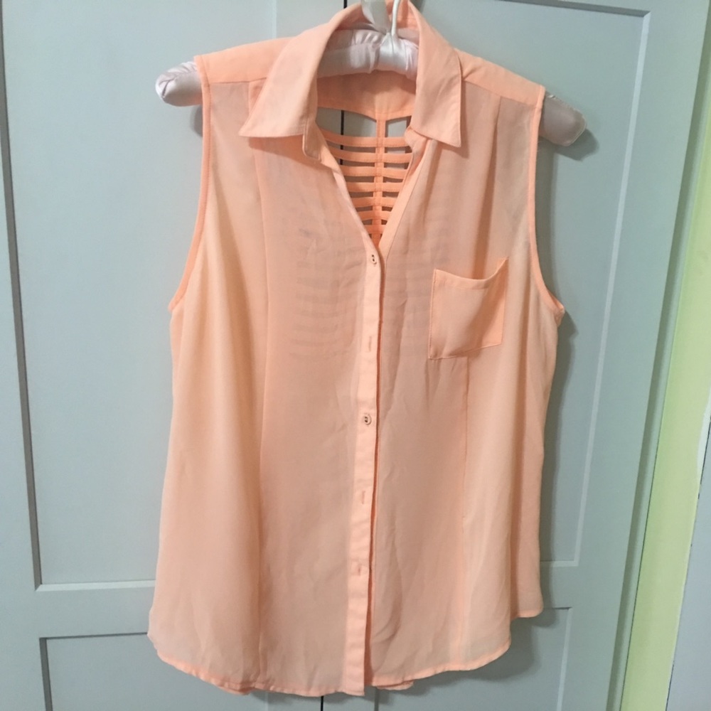 Button-up Cage Back Shirt