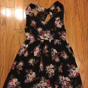 Flowery summer skater dress w/ scallop lace back