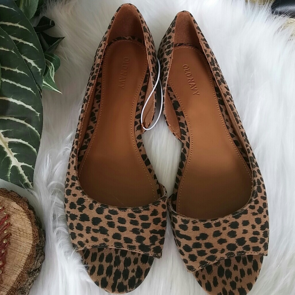Old Navy women's cheetah print flats - Picture 2 of 5