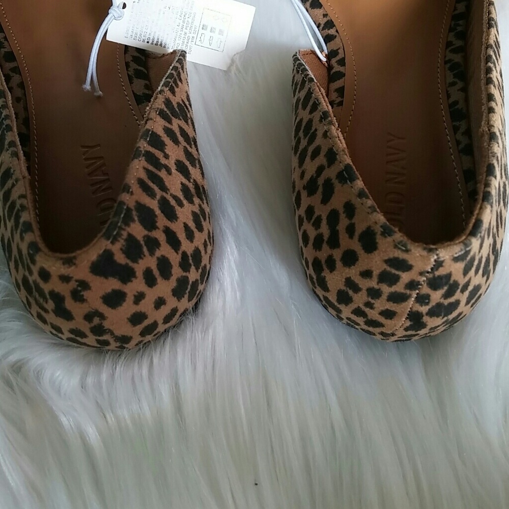 Old Navy women's cheetah print flats - Picture 4 of 5
