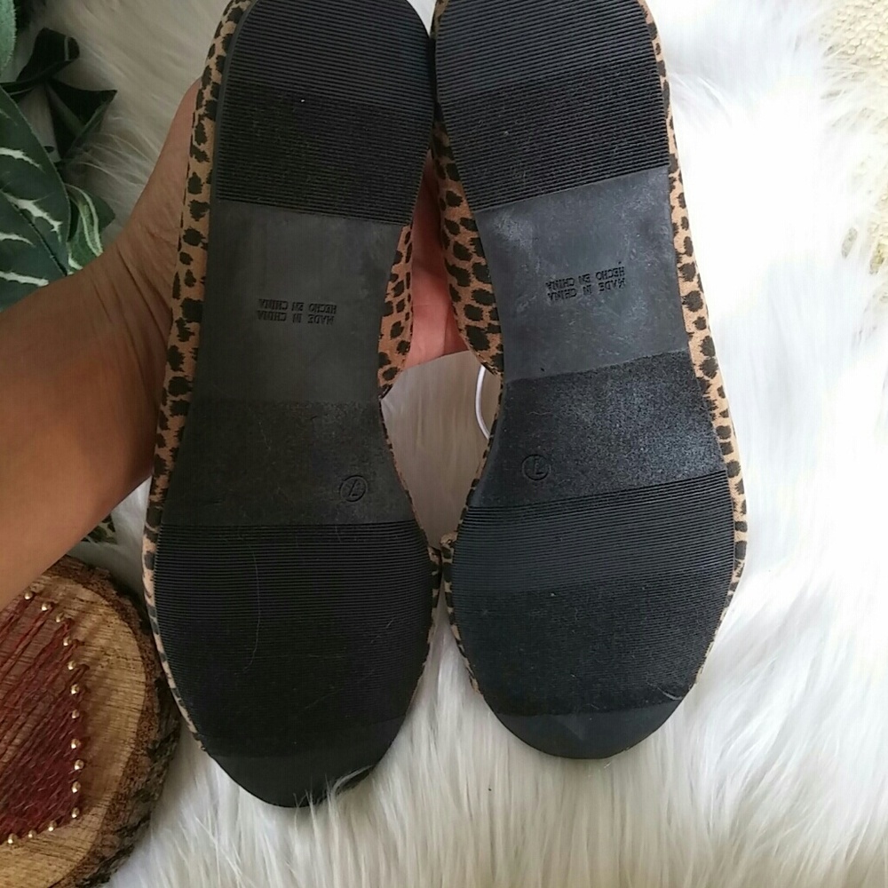 Old Navy women's cheetah print flats - Picture 5 of 5