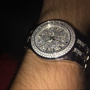 Meet your Posher, Devin