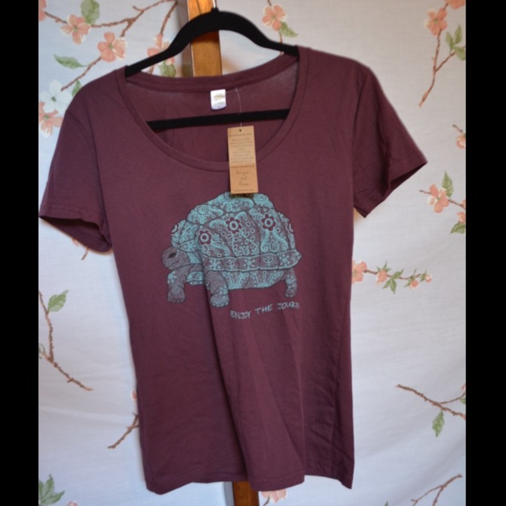 Yoga Tee - Enjoy the Journey Turtle BRAND NEW (M)