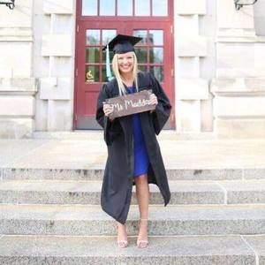 Meet your Posher, Amelia