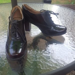 Clarks burgundy heeled oxford