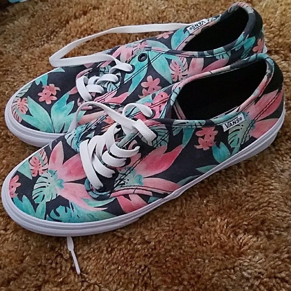 Nwot vans size 8