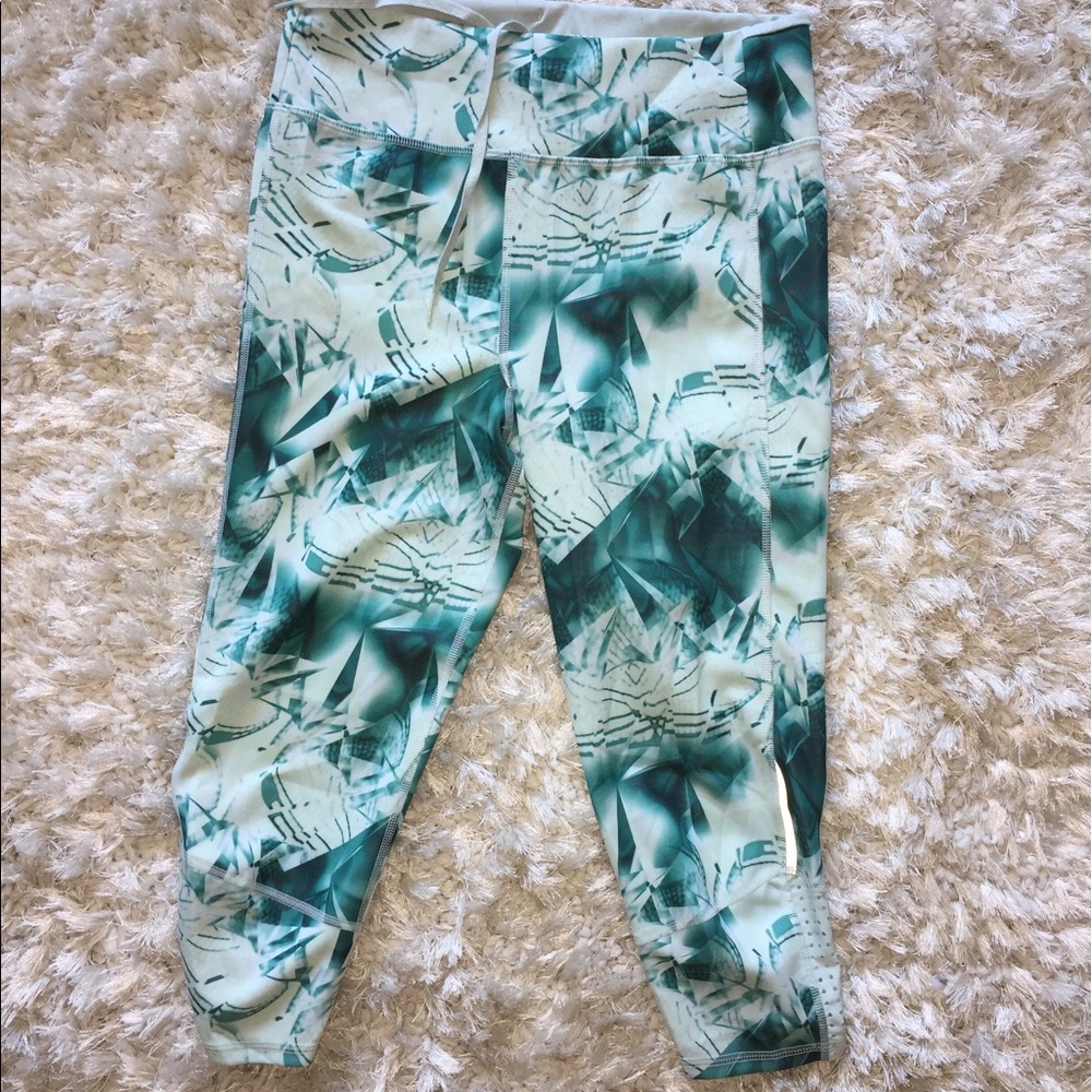 Adidas crop leggings - palm print (size S)