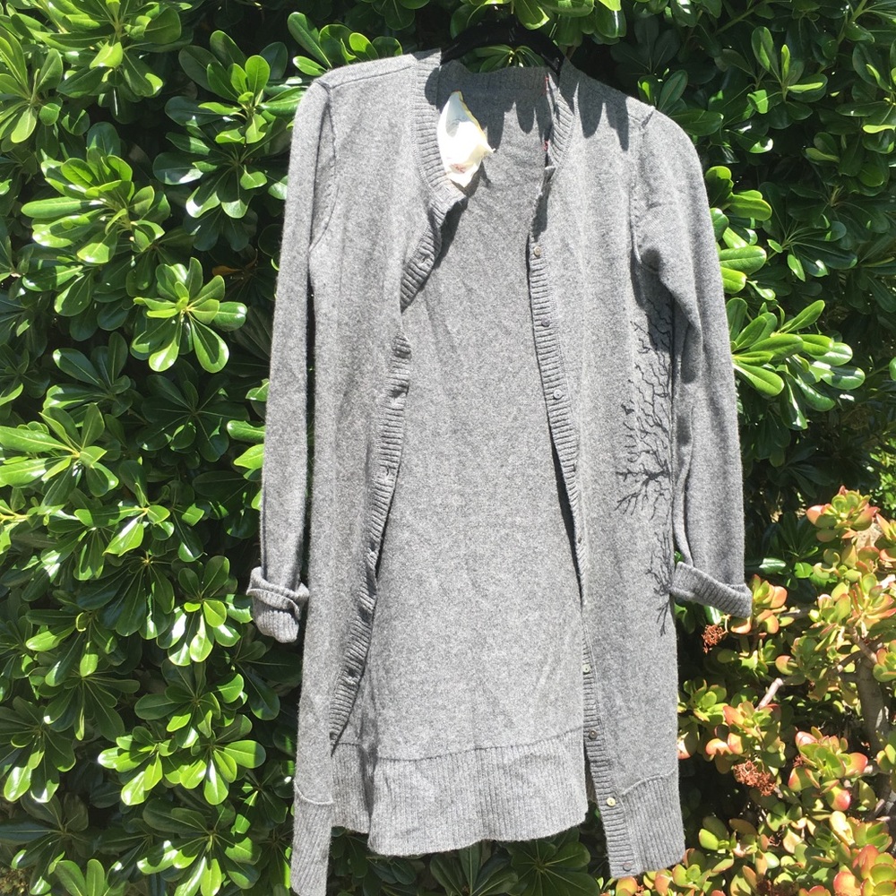 Soft grey For Love and Liberty sweater+ tree print