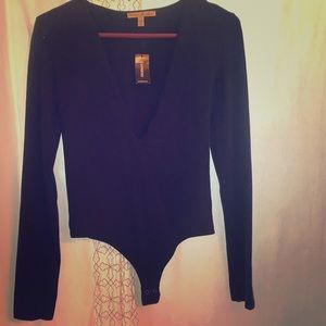 ✨BRAND NEW✨ Black body suit from Express