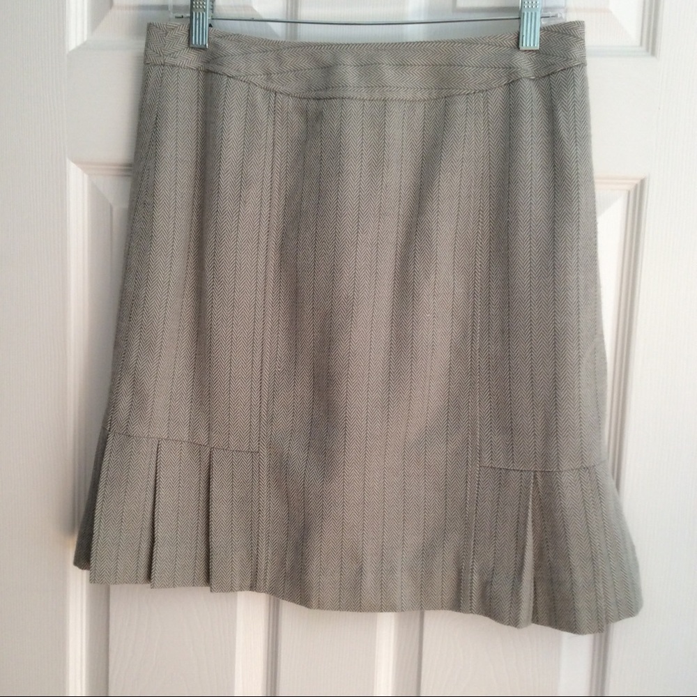 EUC Jones Wear Grey Skirt with Pleated Detail