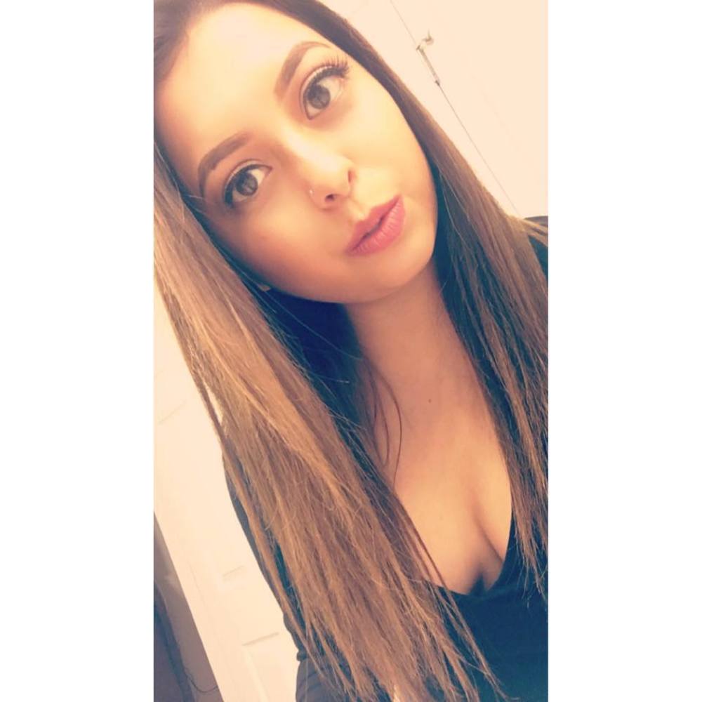 Meet your Posher, Adrina