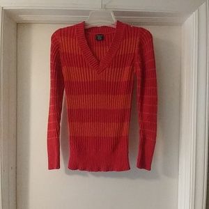 Long sleeve V-neck sweater