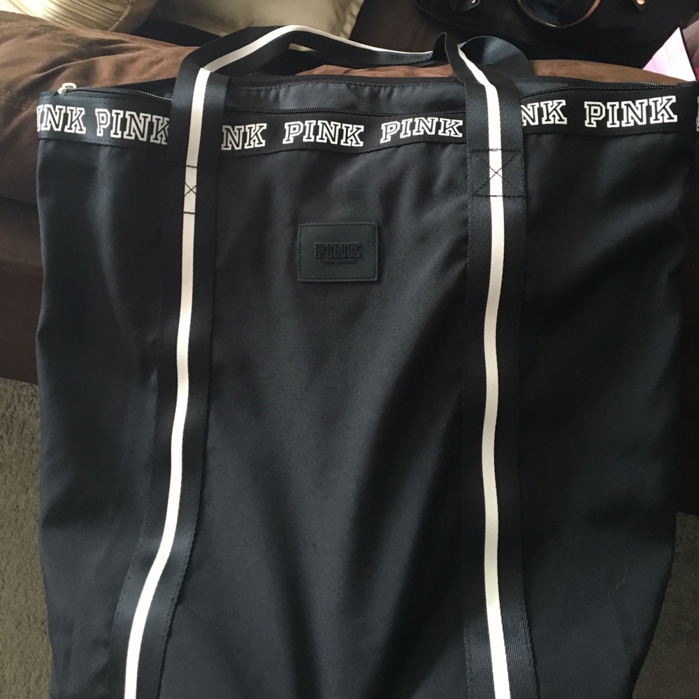 New zippered tote