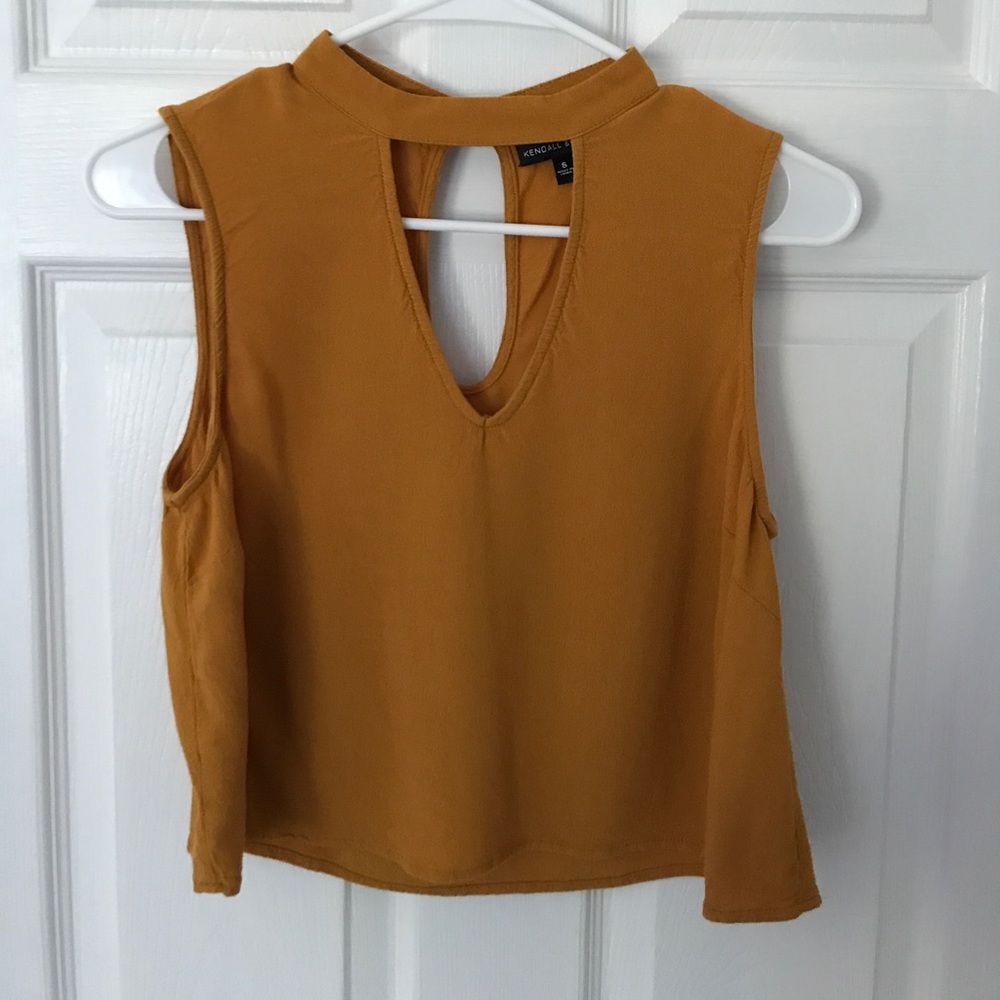 Keyhole choker crop top