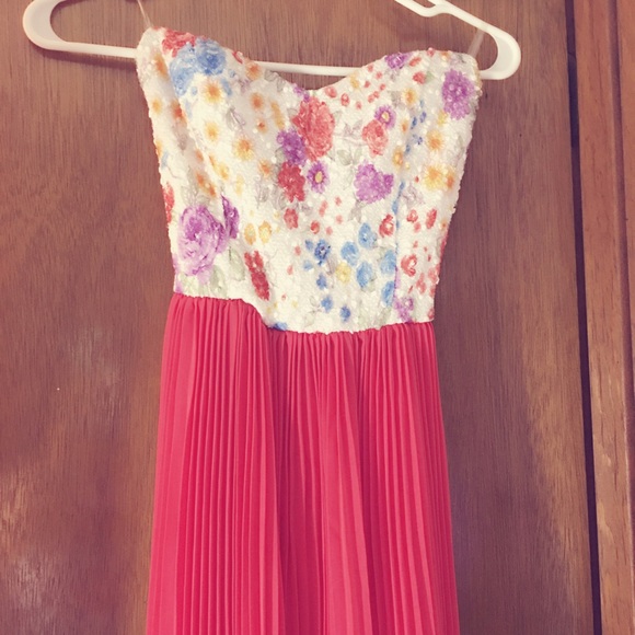 Forever 21 summer dress - Picture 2 of 2
