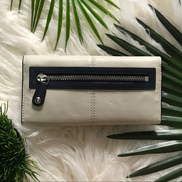 Coach Navy White Zipped Continental Wallet - Picture 2 of 5