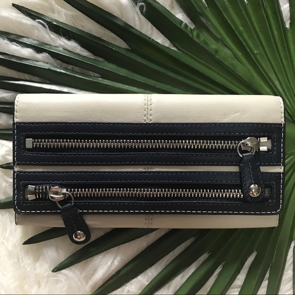 Coach Navy White Zipped Continental Wallet - Picture 4 of 5