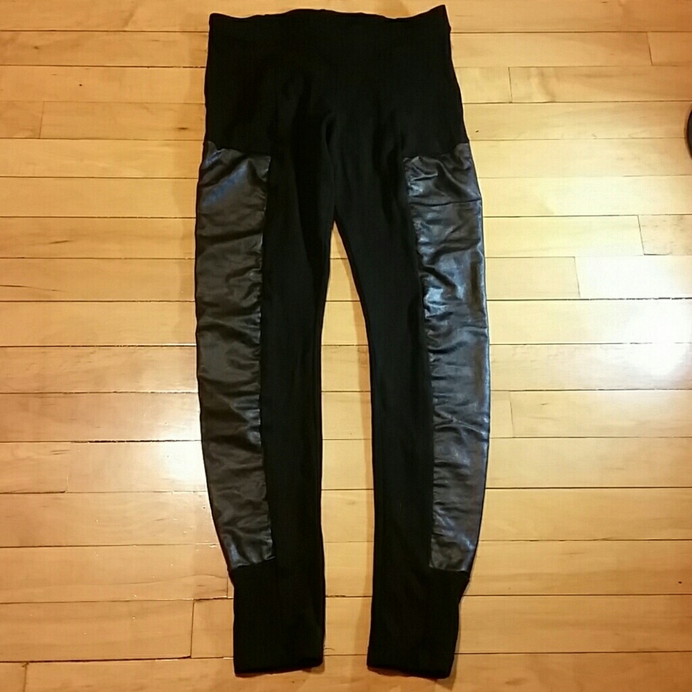 H & M Women's Black Leggings Size 4