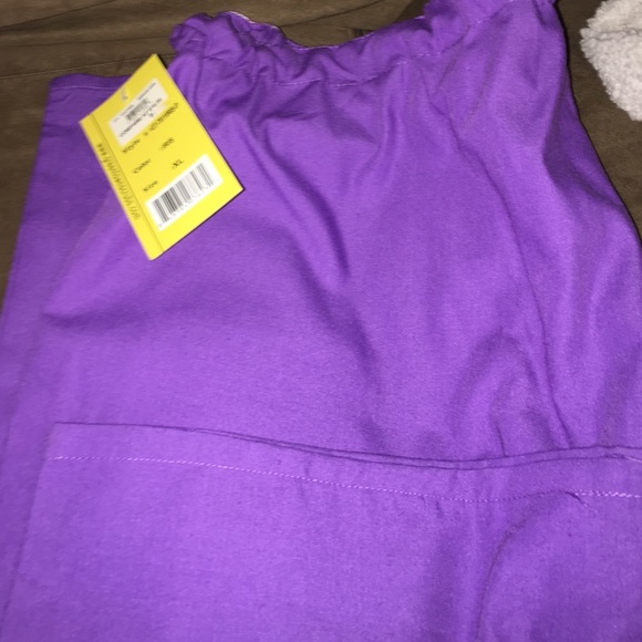 Green town Pants - Green town scrubs bnwt woman's XL purple