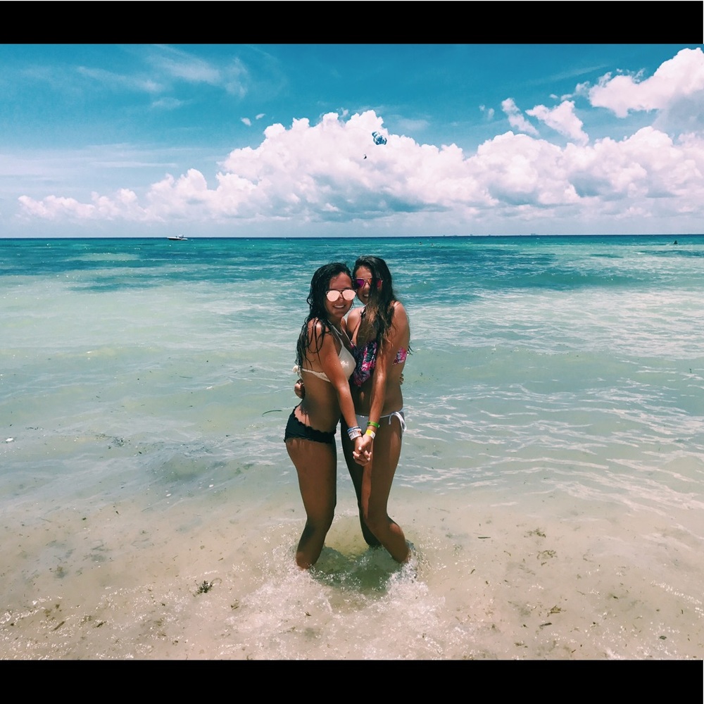 Meet your Posher, Bella