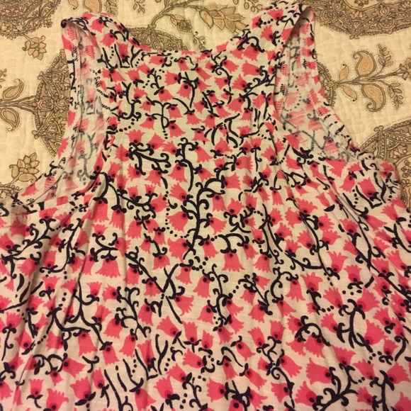 Lilly Pulitzer Tank - Picture 2 of 2