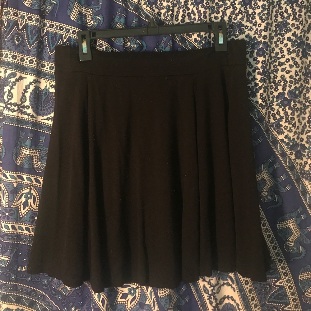 Black skater skirt