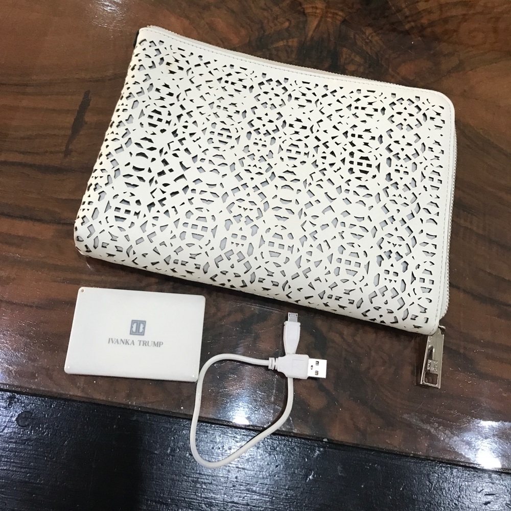 IVanka trump clutch