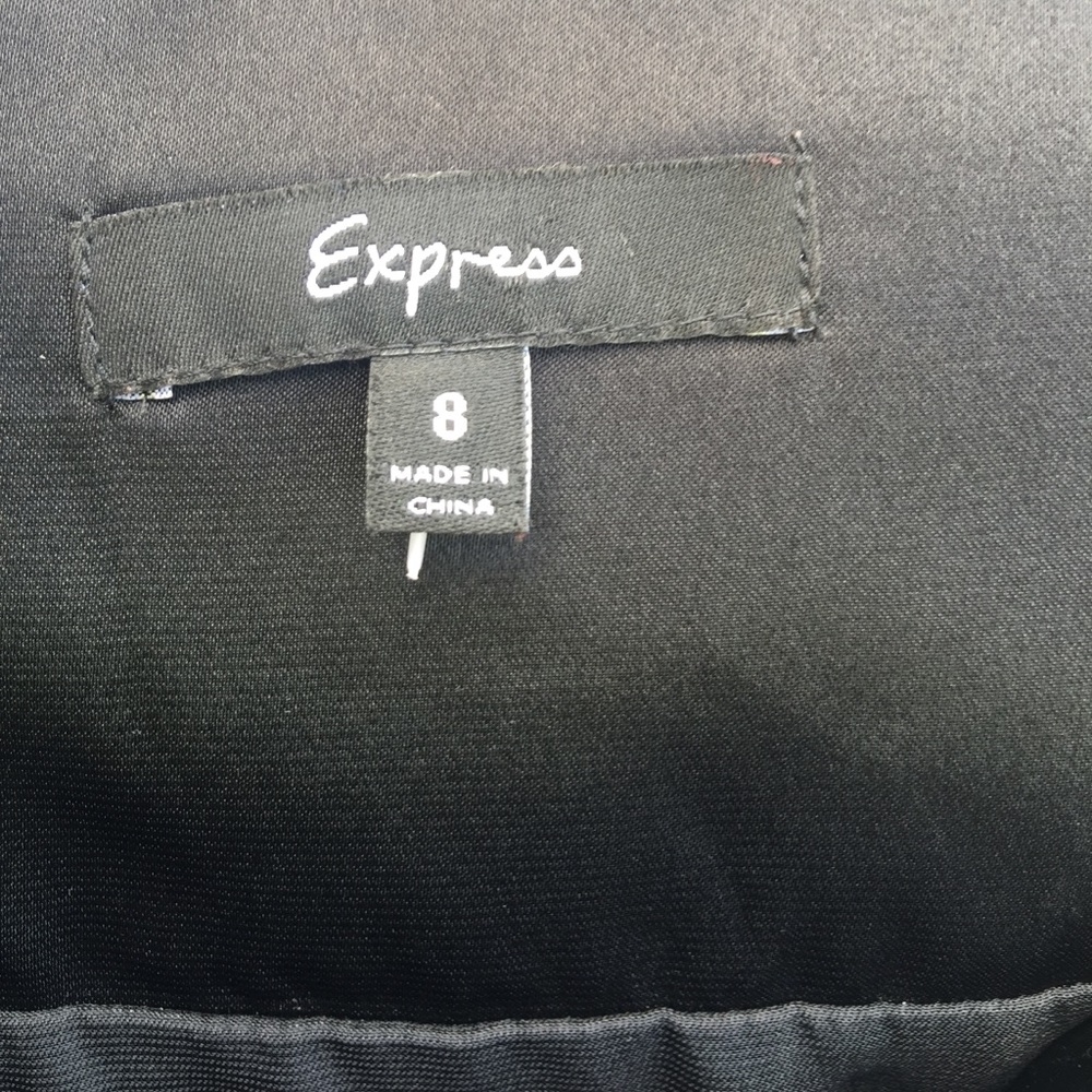 Express dress 1 - Picture 6 of 7