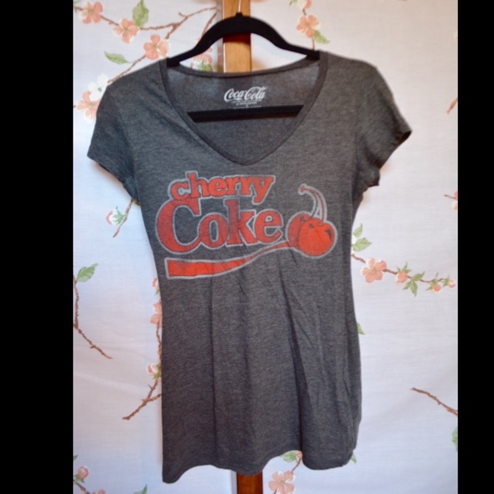 Vintage Style Cherry Coke V-Neck (M)