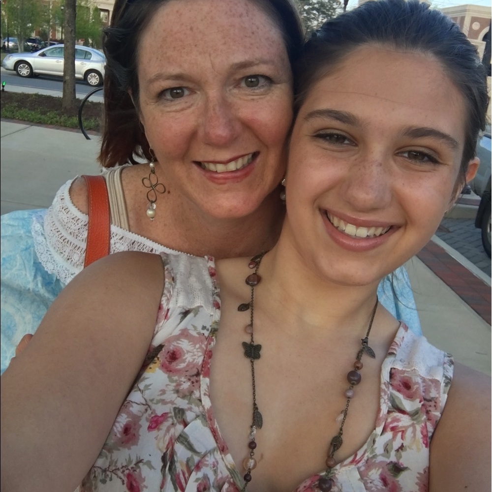 Meet your Posher, Suzanne