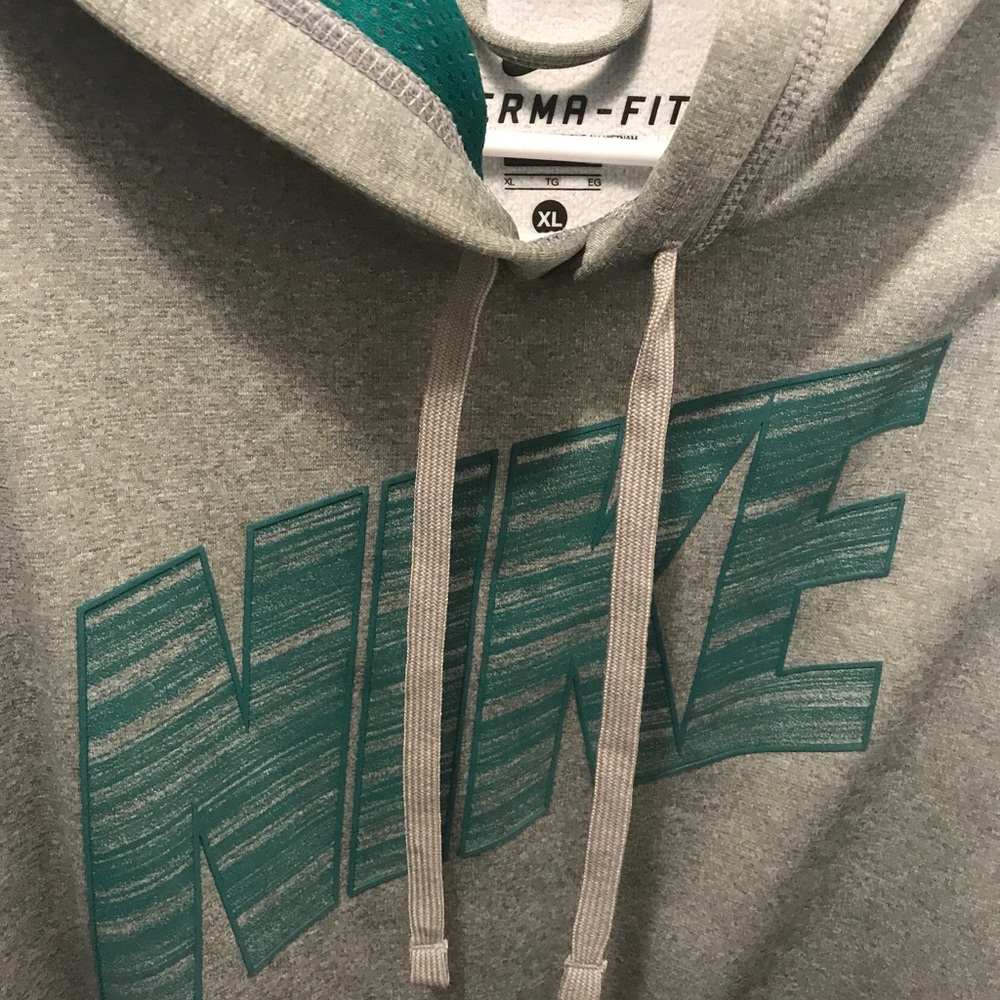 SUPER SOFT Nike Thermafit hoodie