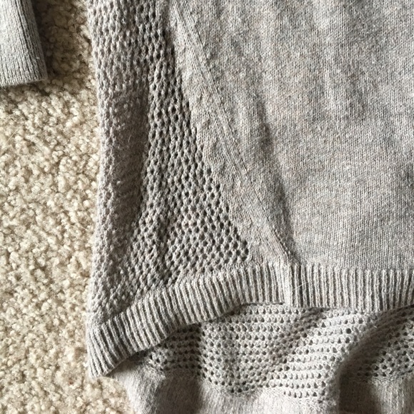 American Eagle Gray Sweater Size Medium - Picture 3 of 5