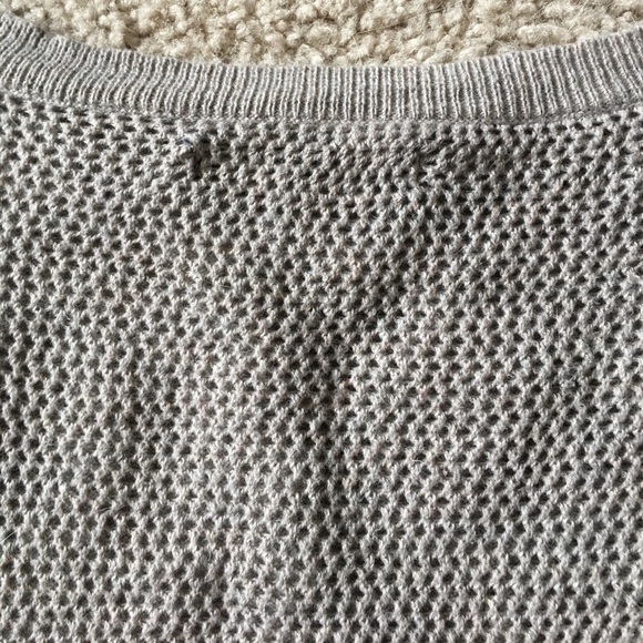 American Eagle Gray Sweater Size Medium - Picture 5 of 5