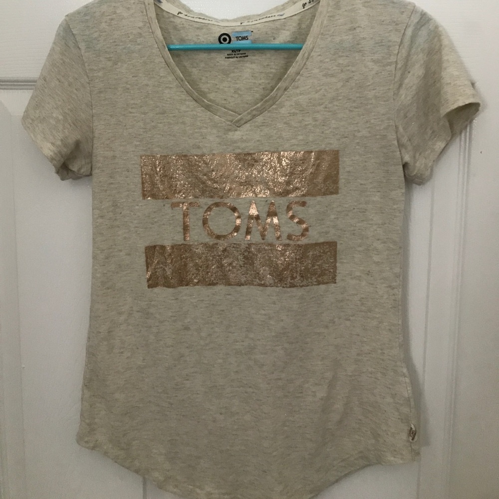 Toms v-neck shirt