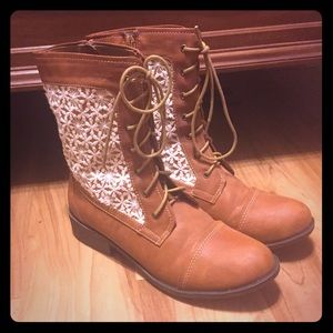 🌸Brown Boots with Lace Detail🌸