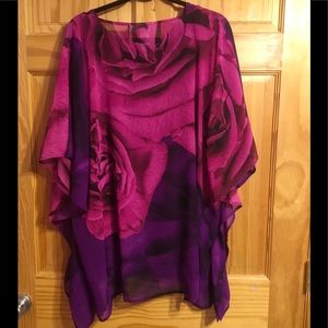WOMAN'S ROSE TUNIC