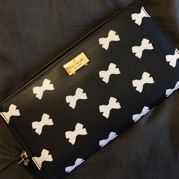 kate spade Handbags - Kate Spade Bow Detail Envelope Wallet