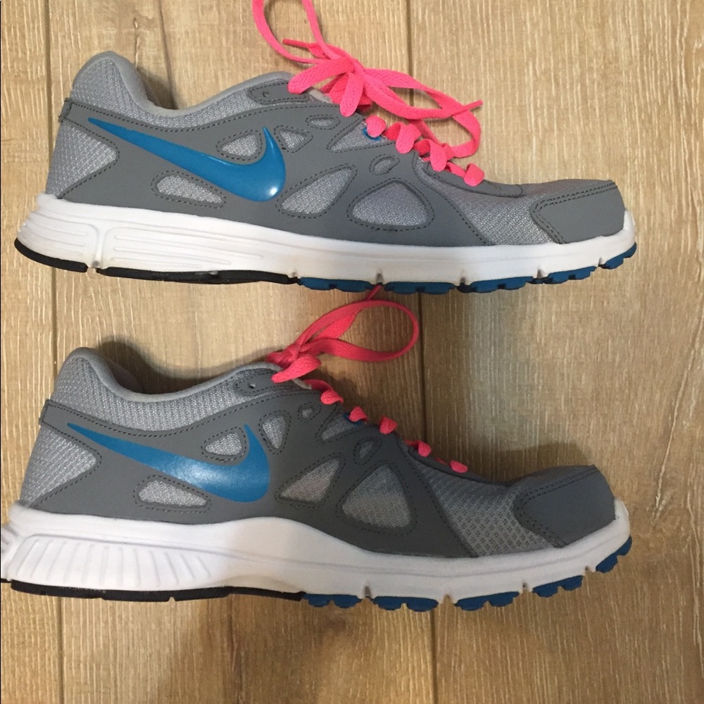 Nike Revolution 2 Athletic Shoes