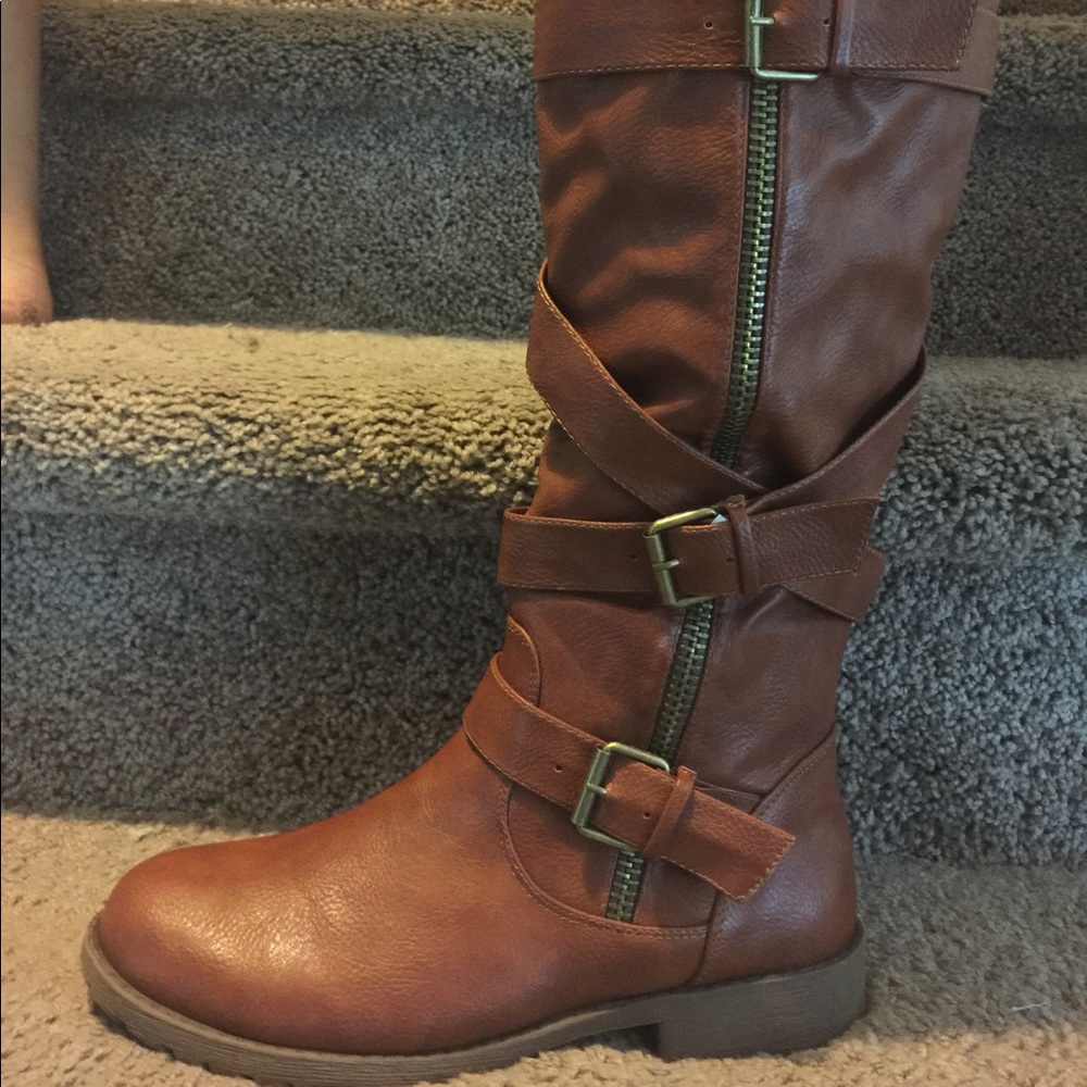 Women's Size 8 Boots