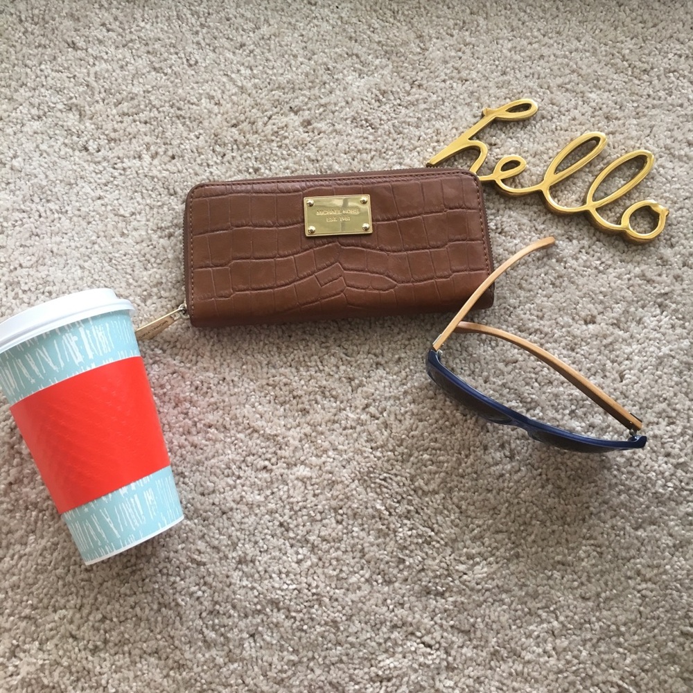 🥂HP🥂Michael Kors Crocodile Wallet in Luggage🐊