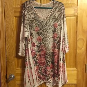 WOMAN'S ROSE DESIGN TUNIC
