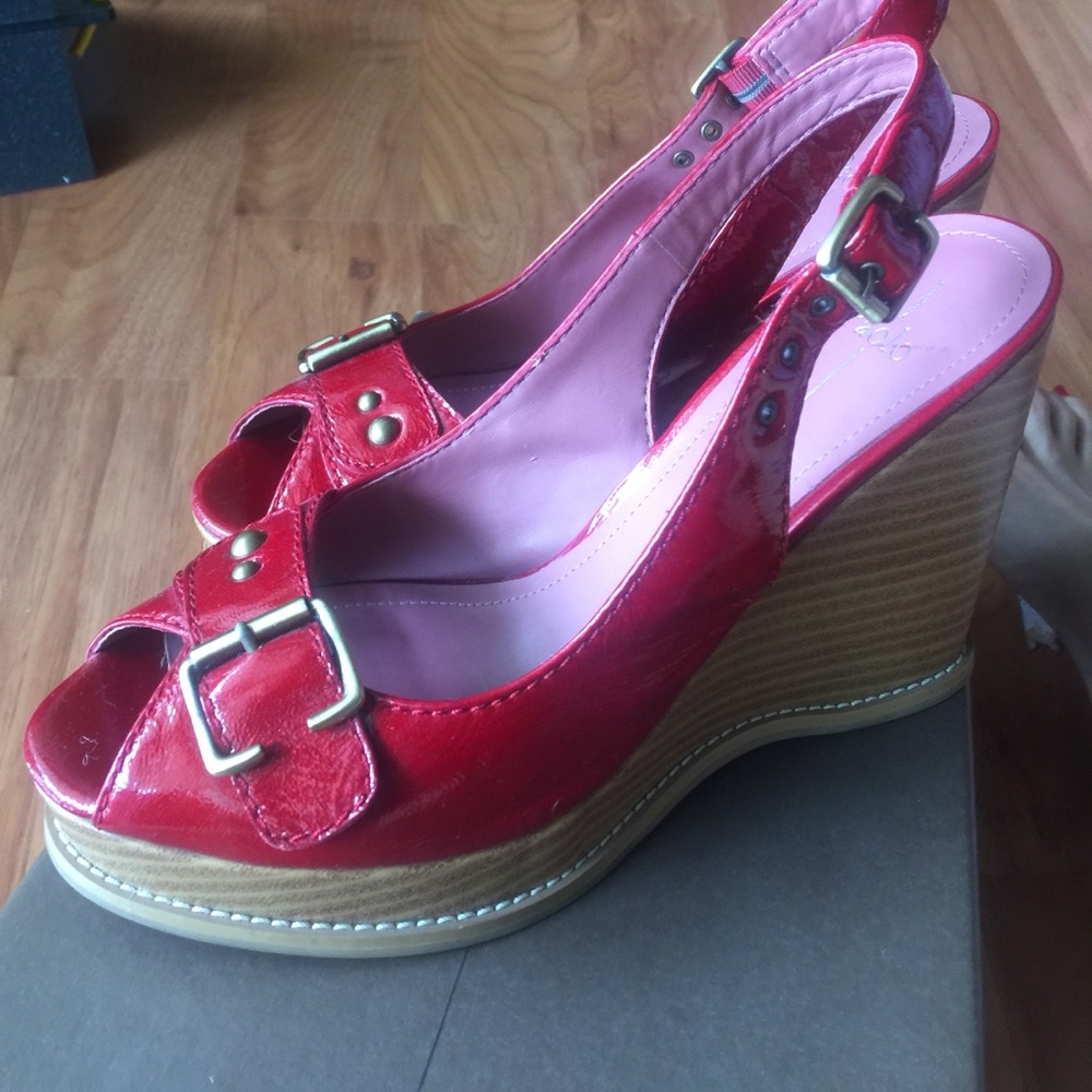 Linea Paolo red patent wedges size 7.5