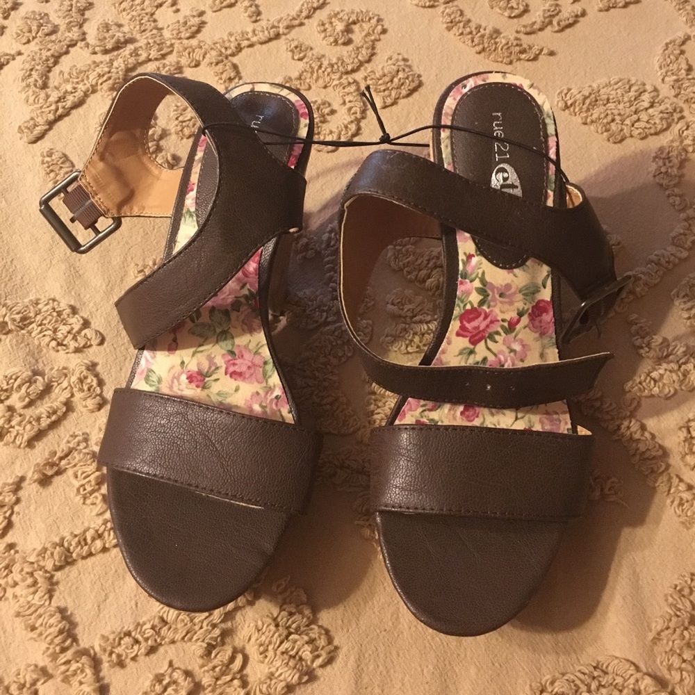 6/7 Rue 21 heels - Picture 2 of 3