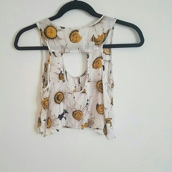 Kirra 🌼 Daisy Crop Top 🌼 [from PacSun] - Picture 2 of 4